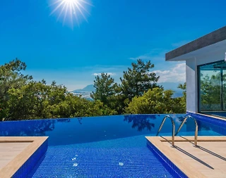 Kaş Üzümlü'de Doğa Manzaralı, Isıtmalı Havuzlu, Jakuzili Villa - 2