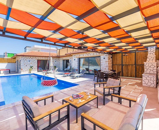 Kaş Yeşilköy'de Taş Mimarili, 4 Kişilik, Jakuzili, Kiralık Villa - 1