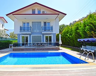 Fethiye Ölüdeniz'de Yemyeşil Bahçeli, Elverişli Konumda, Yazlık Villa - 5