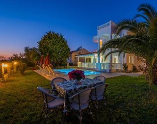 Fethiye Ovacık'ta Panoramik Orman Manzaralı, Özel Havuzlu, Lüks Villa - 2