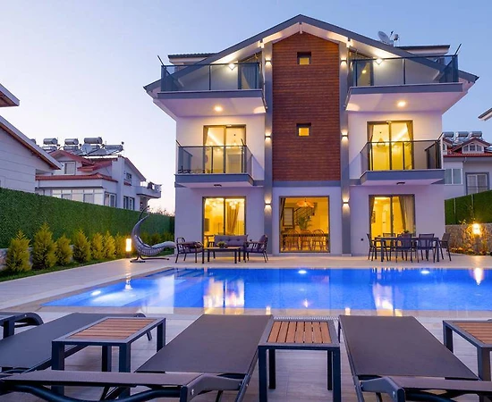 Fethiye'de Ferah Bahçeli, Özel Havuzlu, Jakuzili Villa - 1