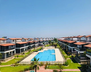 Kuşadası Güzelçamlı'da Olimpik Havuzlu, Geniş Teras ve Bahçeli Villa - 2