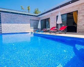 Kaş İslamlar'da Modern Tasarımlı, Özel Havuzlu, Balayı Villası - 3