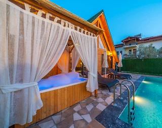 Fethiye Ölüdeniz'de Nezih Konumda, Özel Havuzlu, Lüks Bungalov - 5