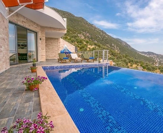 Kaş İslamlar'da Eşsiz Deniz Manzaralı, Özel Havuzlu, Jakuzili Villa - 1