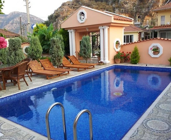 Ortaca Dalyan'da Geniş Ailelere Uygun, Özel Havuzlu, Konforlu Villa - 1