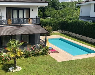 Sapanca Kırkpınar'da Enfes Bahçeye Sahip, Özel Havuzlu, Geniş Villa - 2