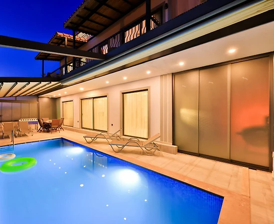 Kaş Kalkan'da Deniz Manzaralı, Kapalı ve Isıtmalı Havuzlu, Kiralık Villa - 1