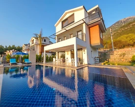 Ölüdeniz'de Modern Mimarili, Özel Havuzlu, Jakuzili, Kiralık Villa - 3