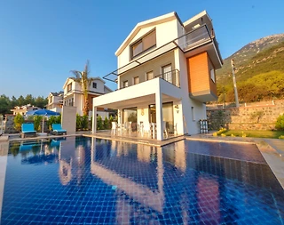Ölüdeniz'de Modern Mimarili, Özel Havuzlu, Jakuzili, Kiralık Villa - 3