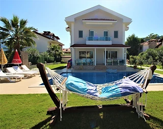 Ortaca Dalyan'da Merkezi Konumda, Özel Havuzlu, Şık Villa - 1