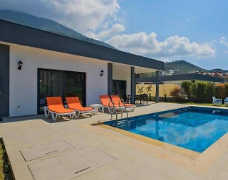 Muğla Fethiye'de Sakin Konumda, Özel Havuzlu ve Bahçeli, Kiralık Villa - 2