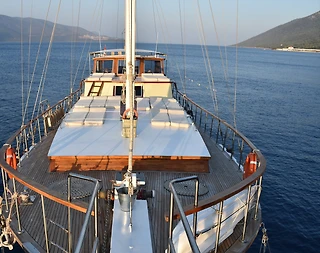 Bodrum'da Eşsiz Güzellikler Eşliğinde, 6 Kabinli, Konforlu Tekne - 5