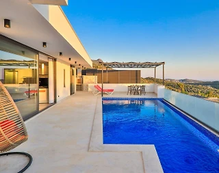 Kaş Üzümlü'de Muhteşem Doğa Manzaralı, Özel Havuzlu, Kiralık Villa - 2