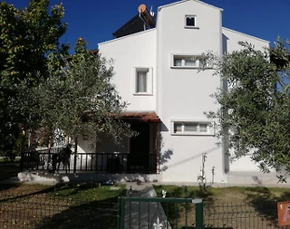 İzmir Dikili'de Ailelere Uygun, Site İçerisinde, Kiralık Villa - 4