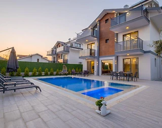 Fethiye Ölüdeniz'de Geniş Alanlara Sahip, Özel Havuzlu, Kiralık Villa - 1