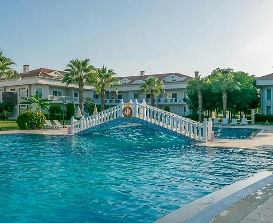 Serik Kadriye'de Site İçerisinde, Ortak Havuzlu, Kiralık Dubleks - 1