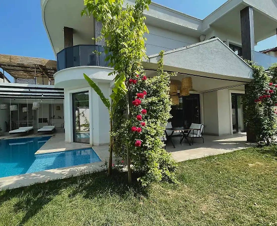 Sakarya Sapanca'da Isıtmalı ve Özel Havuzlu, 6 Kişilik, Kiralık Villa - 1