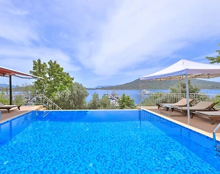 Kaş Andifli'de Limana Yürüme Mesafesinde, Isıtmalı Havuzlu, Şık Villa - 2