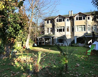 Sapanca Çayiçi'nde Geniş Bahçeli, Şömineli, Merkezi Konumda Villa - 3