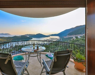 Kaş Andifli'de Göz Alıcı Deniz Manzaralı, Ortak Havuzlu, Kiralık Suit - 3