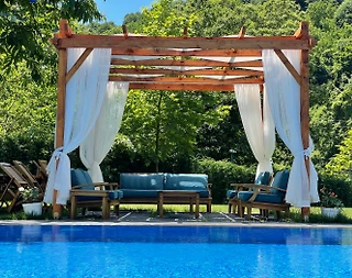 Sapanca'da Doğa Manzaralı Eşsiz Teraslı, Geniş Bahçeli, Şömineli Villa - 5