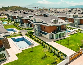 Muğla Fethiye'de Geniş Bahçeli, Özel Havuzlu, Lüks Villa - 1