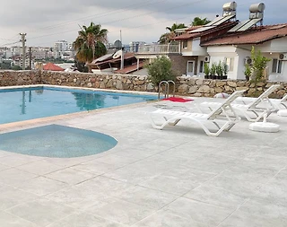 Alanya Türkler'de Merkeze Yakın, Geniş Ailelere Uygun, Kiralık Villa - 2
