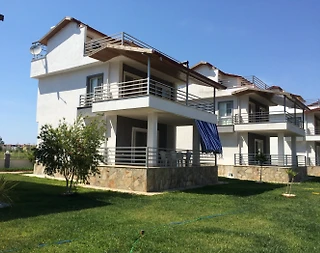 Güzelçamlı'da Konforlu Dizayn Edilmiş, Ortak Havuzlu, Tripleks Villa - 3