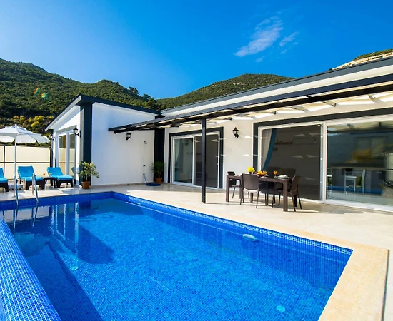 Kaş Sarıbelen'de Doğa İçerisinde, Özel Havuzlu, Şık Villa - 1