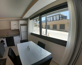 İzmir Çeşme'de Merkeze Yakın Mesafede, Konforlu, 1+1 Kiralık Suit - 2