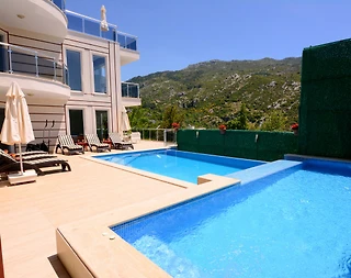Kaş İslamlar'da Geniş Alanlara Sahip, Özel Havuzlu, Bahçeli Villa - 2