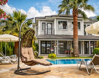 Ölüdeniz'de Kiralık ve Modern Görünümlü, Özel Havuzlu, Kiralık Villa - 1