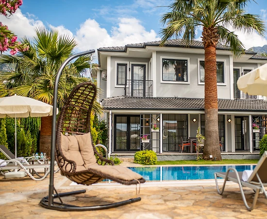 Ölüdeniz'de Kiralık ve Modern Görünümlü, Özel Havuzlu, Kiralık Villa - 1