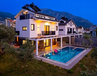 Fethiye Ölüdeniz'de Geniş Ailelere Uygun, Özel Havuzlu, Jakuzili Villa - 1