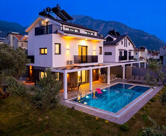 Fethiye Ölüdeniz'de Geniş Ailelere Uygun, Özel Havuzlu, Jakuzili Villa - 1