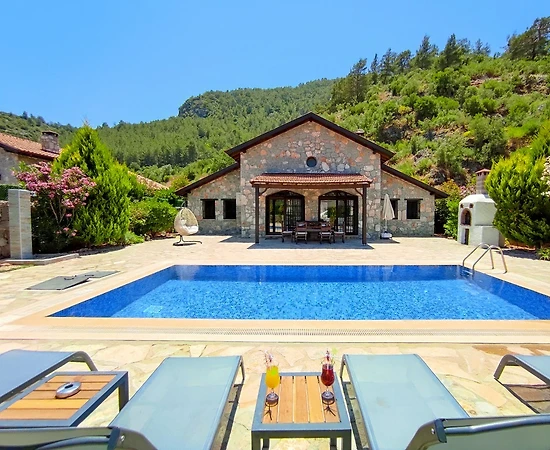 Fethiye Kayaköy'de Huzurlu Doğa İçerisinde, Özel Havuzlu, Taş Villa - 1