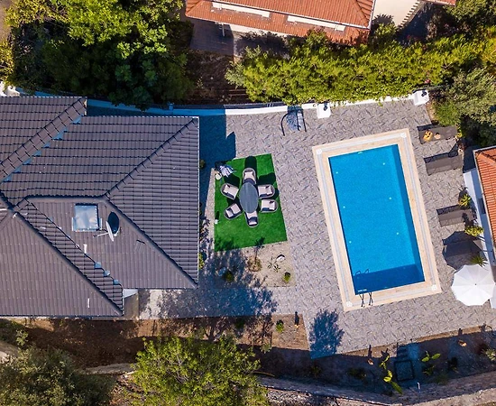 Muğla Marmaris'te Enfes Deniz Manzaralı, Özel Havuzlu, Kiralık Villa - 1