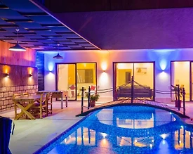 Kaş İslamlar'da Modern Tasarımlı, Kapalı ve Özel Havuzlu, Lüks Villa - 3