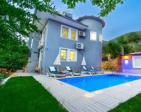 Muğla Fethiye'de Doğa Manzaralı, Özel Havuzlu, Geniş Bahçeli Villa - 2