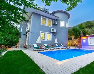 Muğla Fethiye'de Doğa Manzaralı, Özel Havuzlu, Geniş Bahçeli Villa - 2