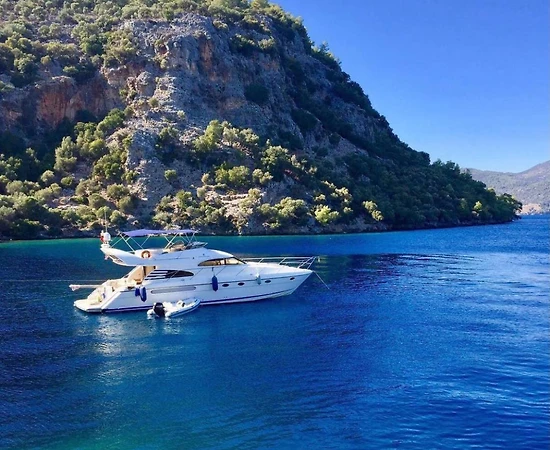 Göcek'in Muhteşem Koylarında, 3 Kabinli, Lüks Motoryat - 1
