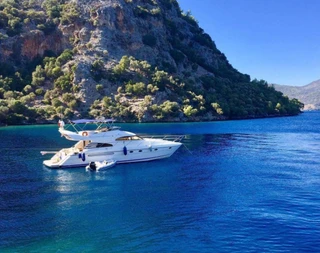 Göcek'in Muhteşem Koylarında, 3 Kabinli, Lüks Motoryat - 1