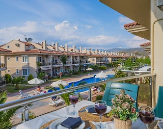 Fethiye Foça'da Site İçerisinde, Ortak Havuzlu, Kiralık Apart - 1