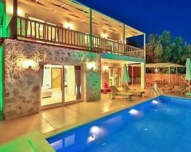 İslamlar'da Muhteşem Taş Mimarisine Sahip, Isıtmalı Havuzlu, Kiralık Villa - 2