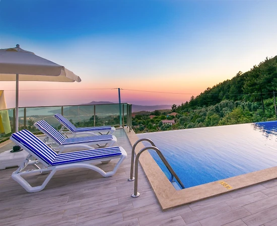 İslamlar'da Muhteşem Gün Batımı Manzaralı, Isıtmalı Havuzlu, Kiralık Villa - 1