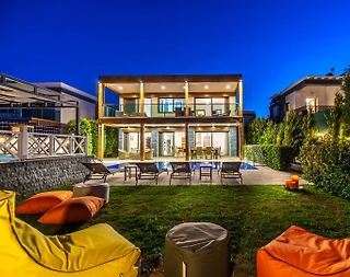 Bodrum Cumhuriyet'de Geniş Bahçeli Bahçeli, Özel Havuzlu, 3+1 Villa - 2