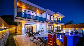 Kaş Üzümlü'de Çekirdek Ailelere Uygun, Özel Havuzlu, Lüks Villa