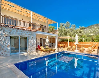 İslamlar'da Muhteşem Taş Mimarisine Sahip, Isıtmalı Havuzlu, Kiralık Villa - 1