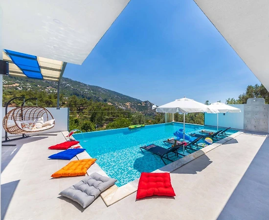 Kaş İslamlar'da Şirin Tasarıma Sahip, Özel Havuzlu, Yazlık Villa - 1
